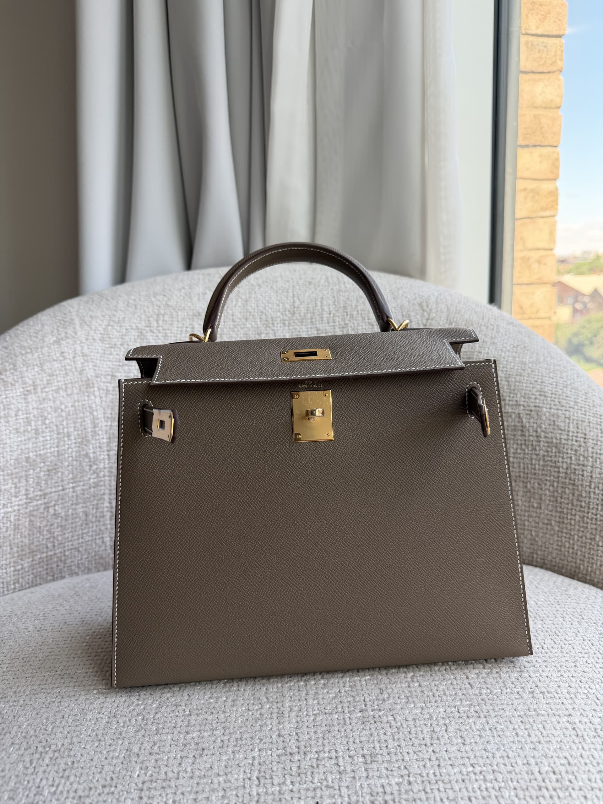 Hermès Kelly 28 28cm in Etoupe Epsom Gold (GHW) hardware