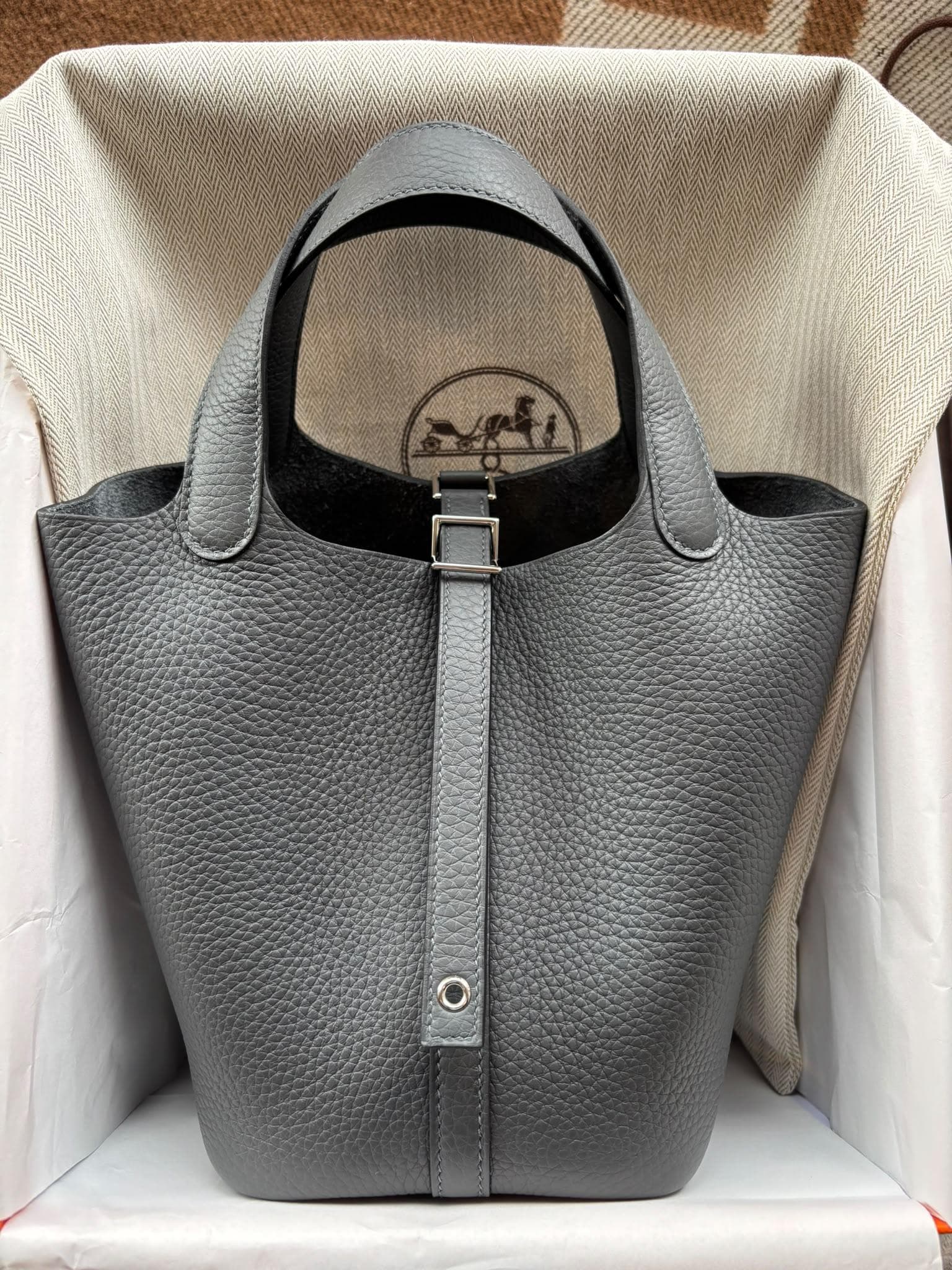 Hermès Picotin 18 in Gris Misty Palladium (PHW) hardware — front view