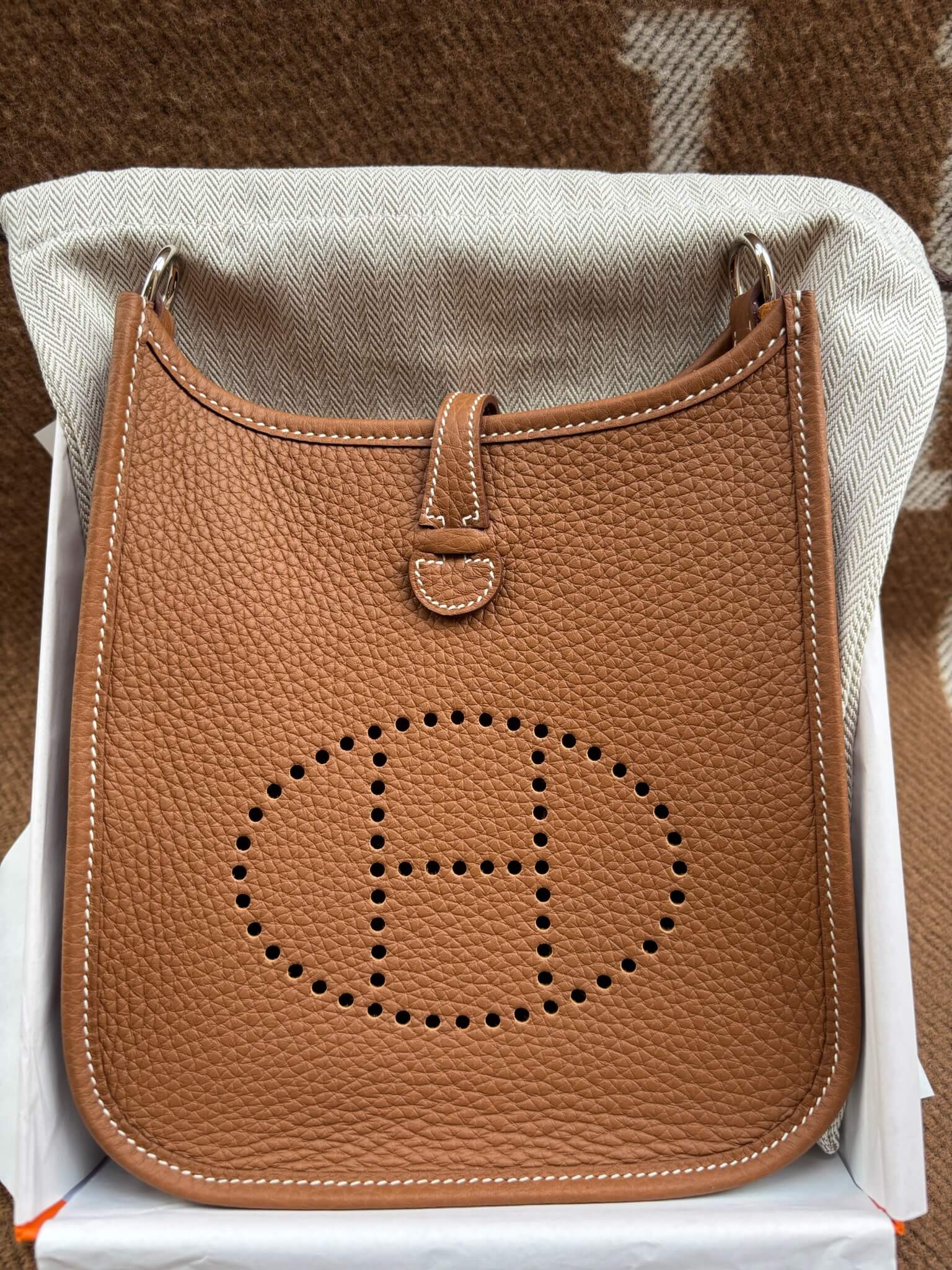 Hermès Evelyne III in Gold Palladium (PHW) hardware — front view