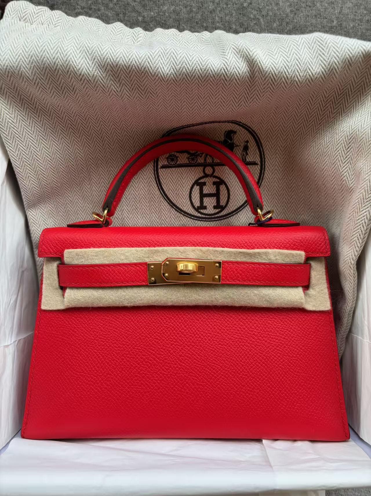 Hermès Other in Rouge De Coeur Gold (GHW) hardware — front view