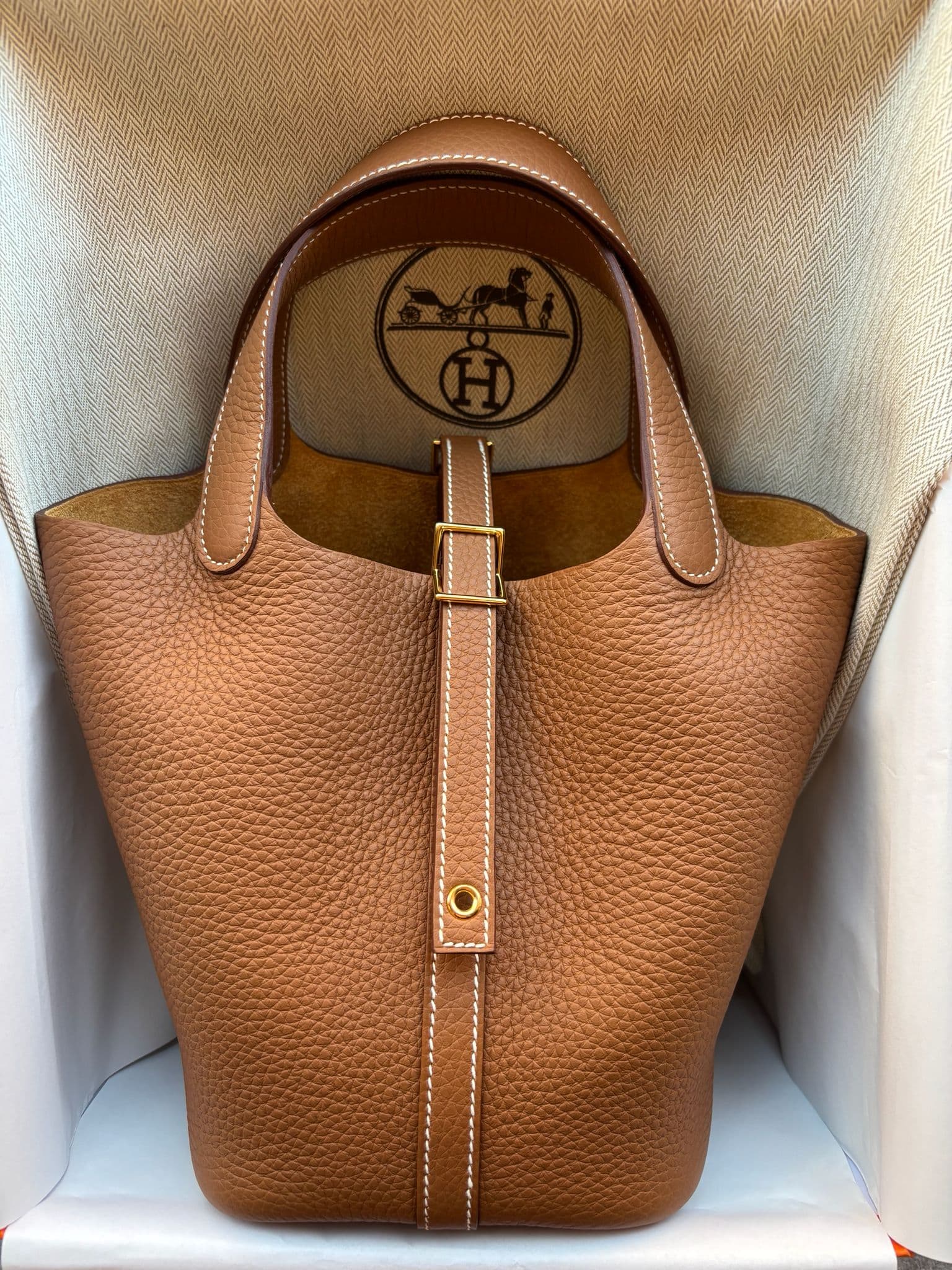 Hermès Picotin 18 18 in Gold Gold (GHW) hardware — front view