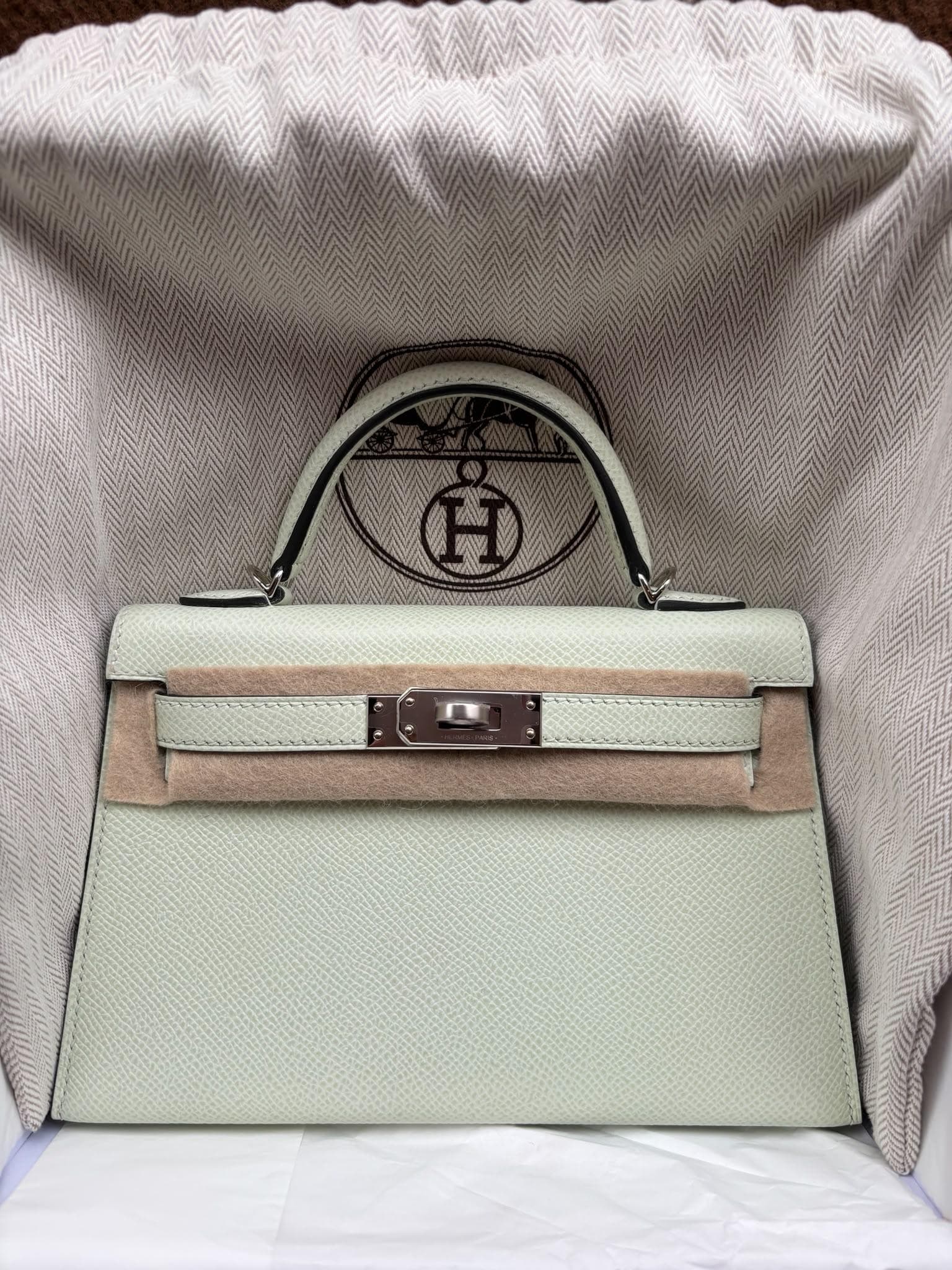 Hermès Mini Kelly in Vert Fizz Epsom PHW hardware — front view