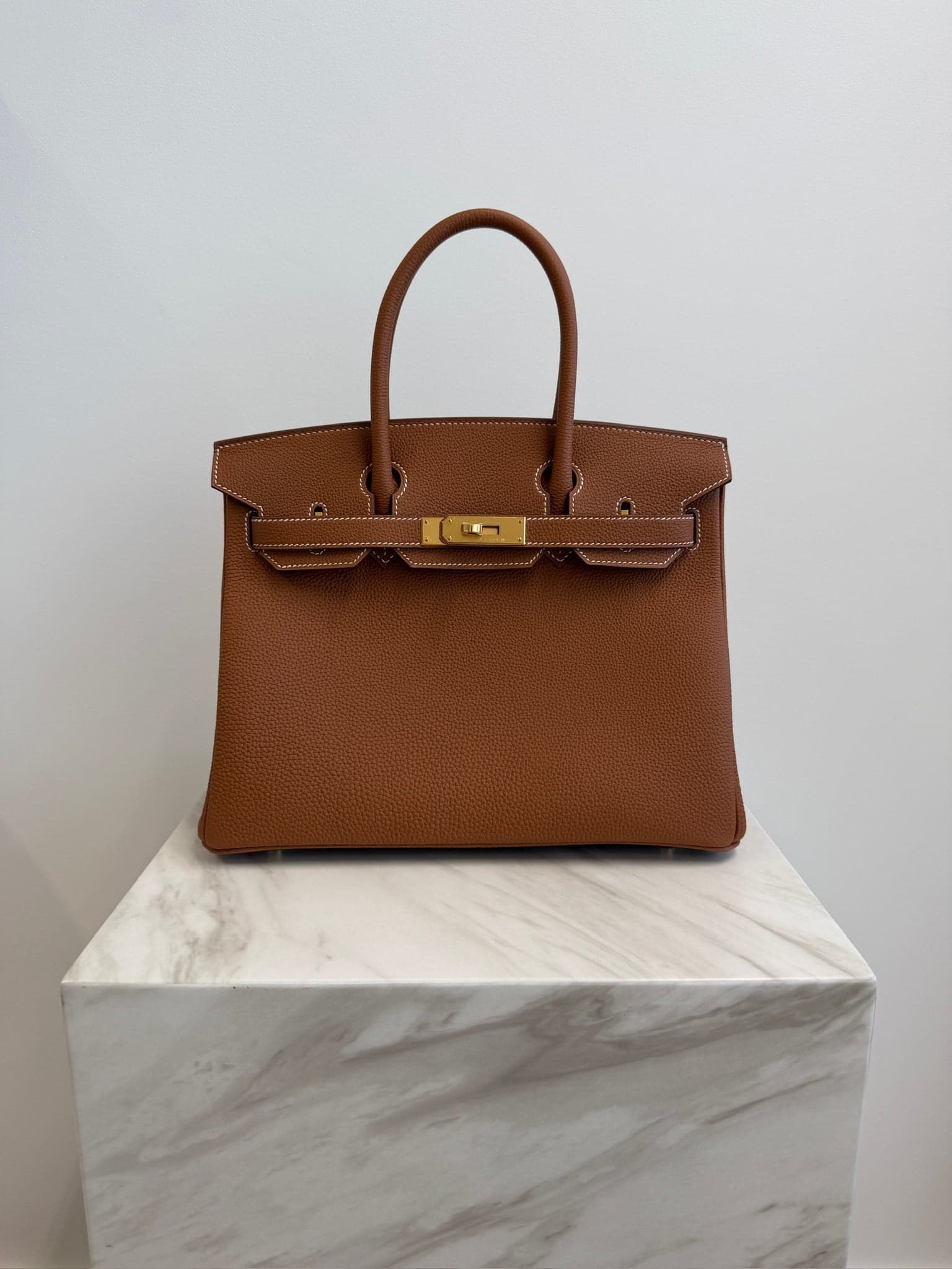 Hermès Birkin 30 30 in Gold Togo Gold Hardware hardware — front view