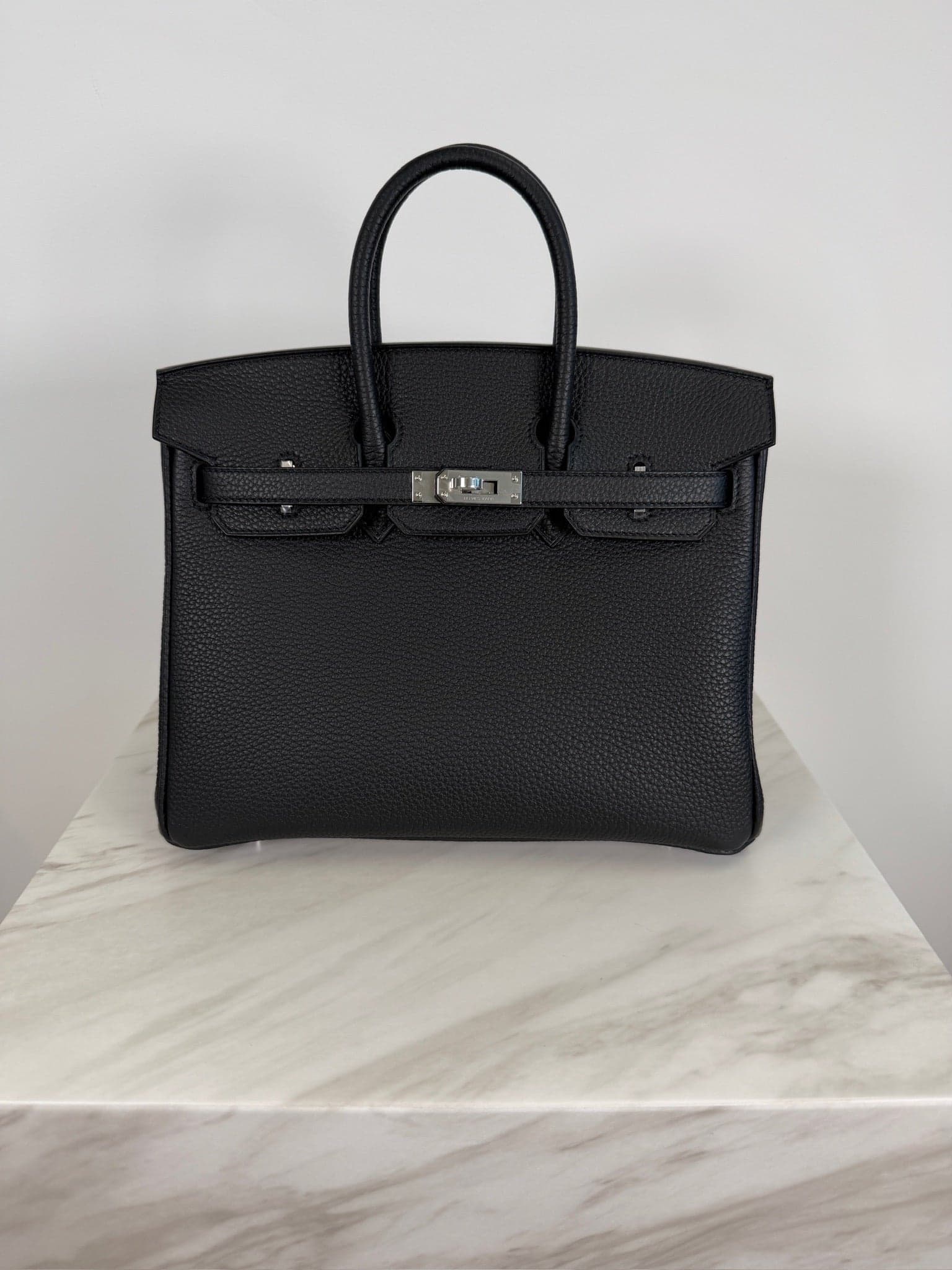 Hermès Birkin 25 25 in Black Togo Palladium Hardware hardware — front view