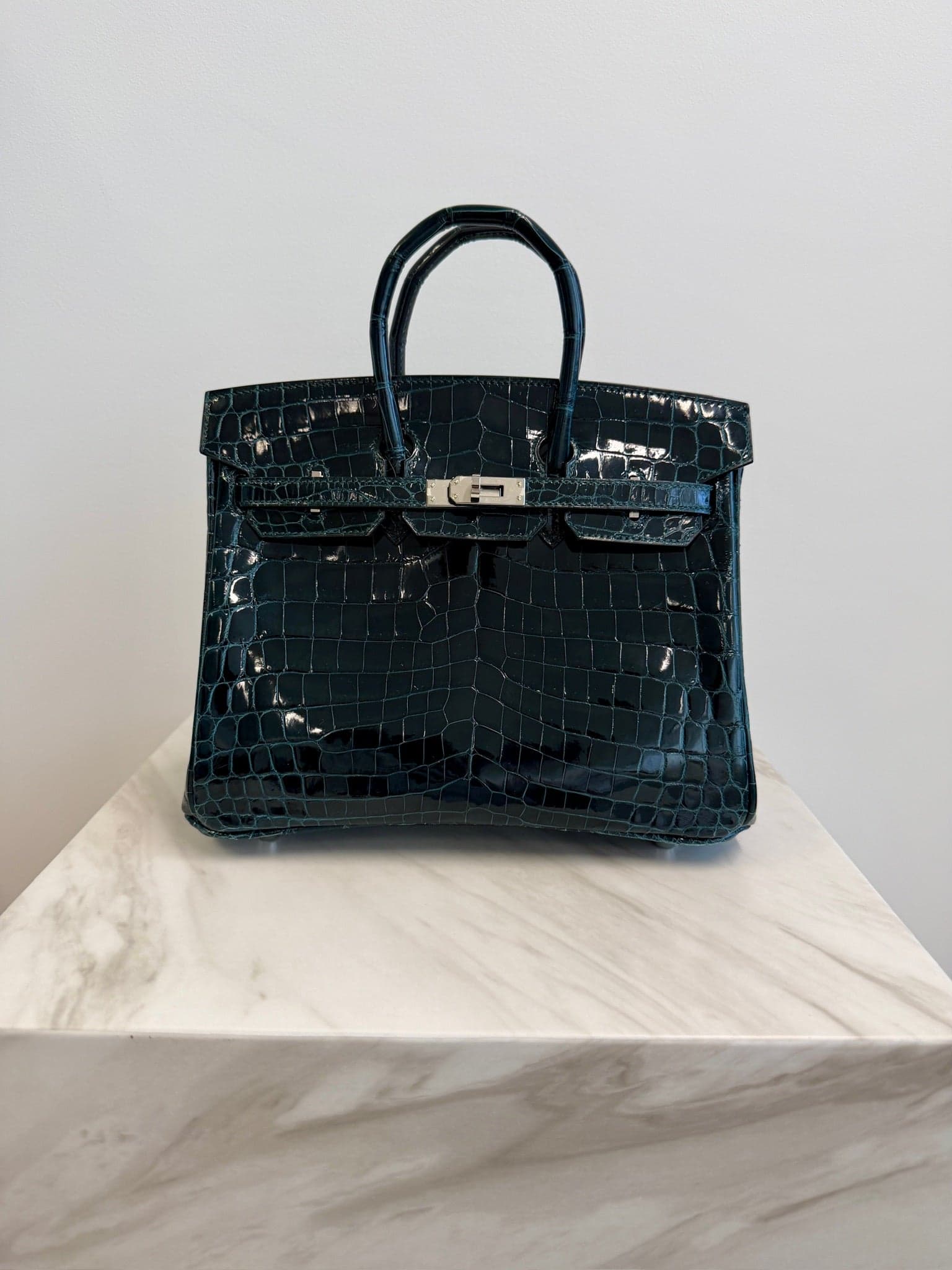 Hermès Birkin 25 25 in Vert Cypress Shiny Nilo Palladium Hardware hardware — front view