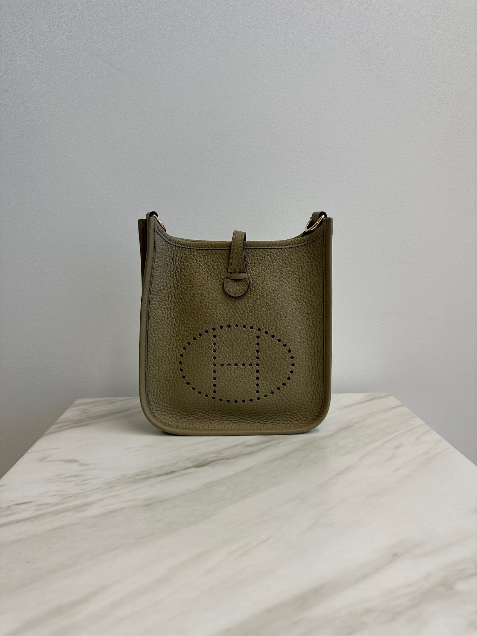 Hermès Evelyne III 29 29 in Sauge Taurillon Clemence Palladium Hardware hardware — front view
