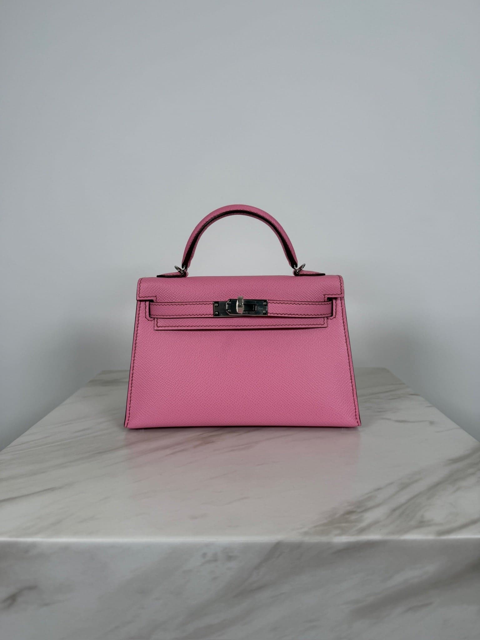 Hermès Kelly 20 20 in Bubblegum Epsom Palladium Hardware hardware — front view
