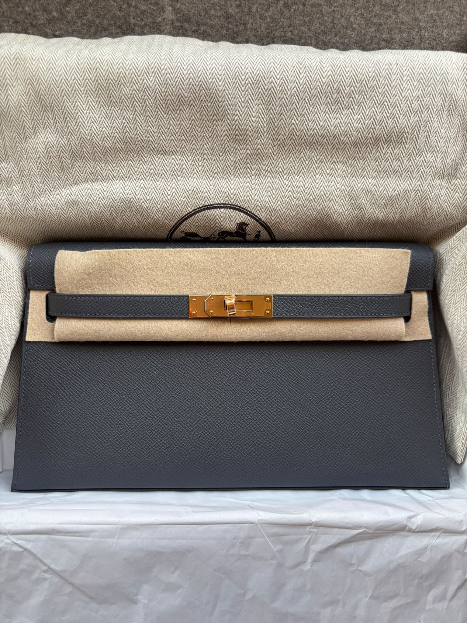 Hermès Kelly Elan in Ardoise Epsom Gold (GHW) hardware — front view