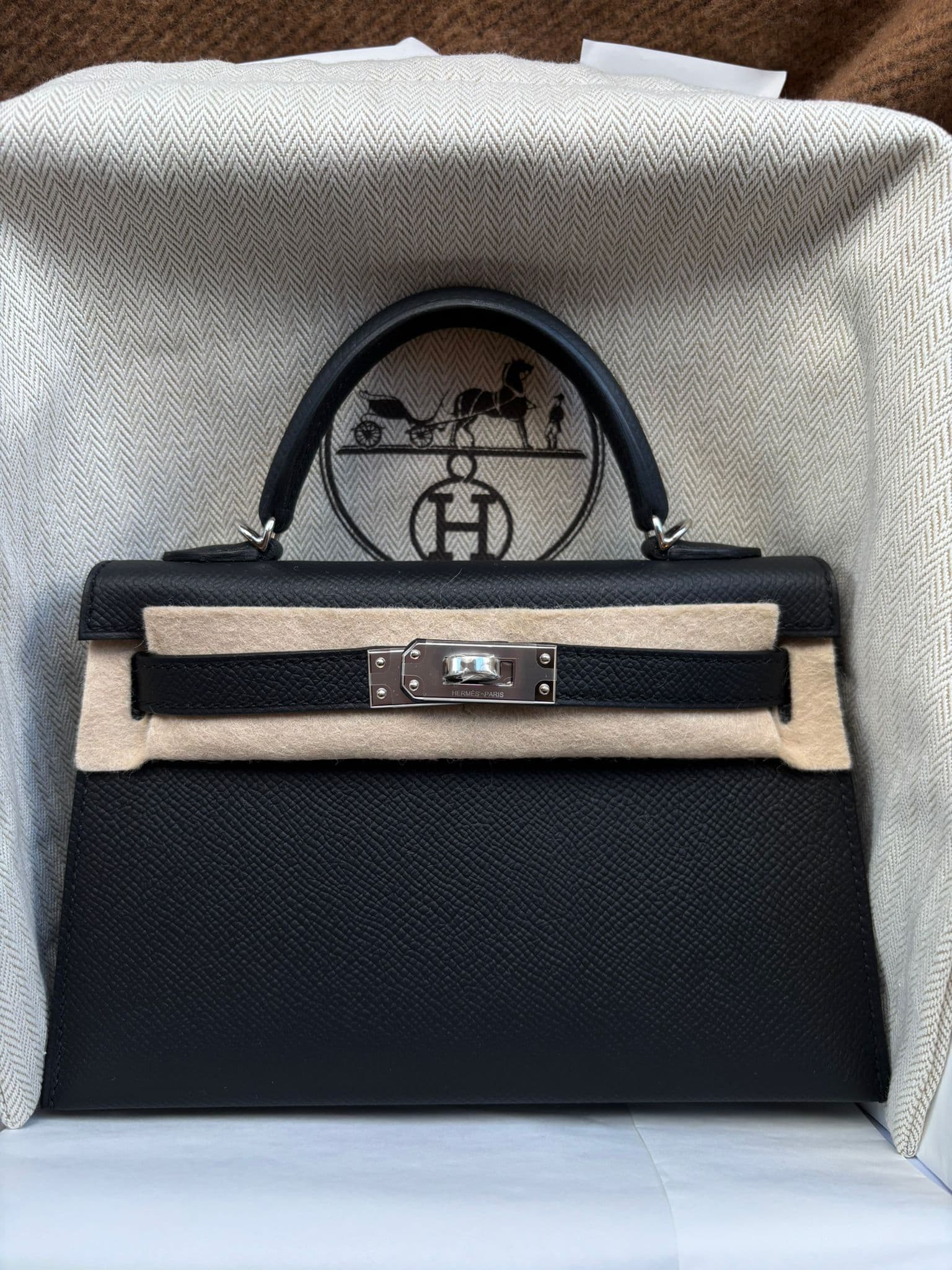 Hermès Mini Kelly Mini in Noir Epsom Palladium (PHW) hardware — front view