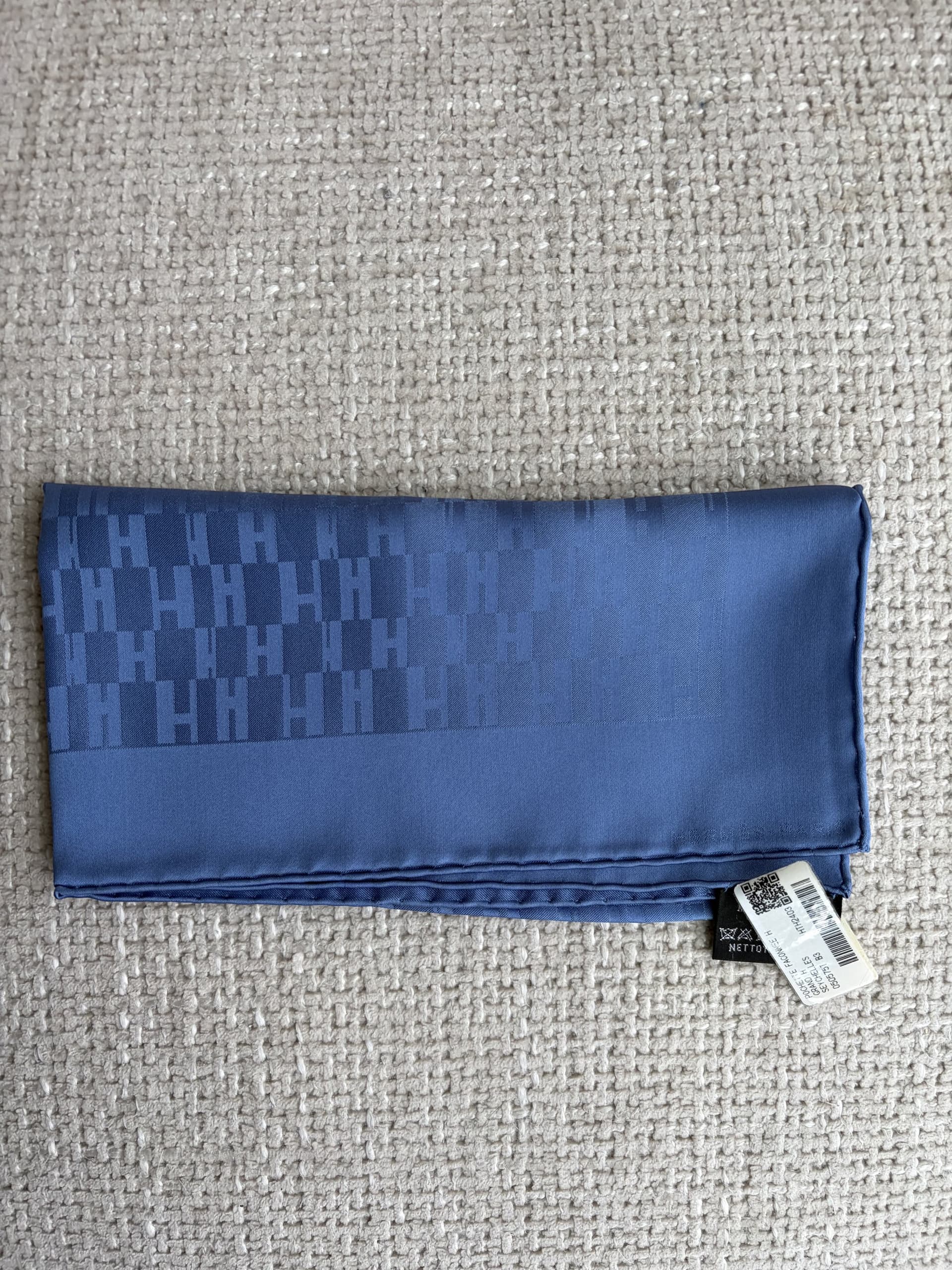 Hermès Other 42 × 42 cm in Seychelles Other — front view