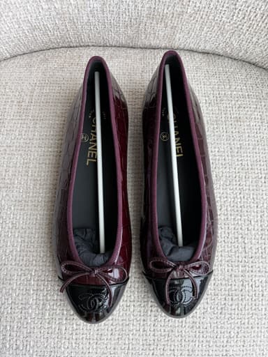 Chanel Ballet Flats 39 Burgundy Croc-Embossed Patent