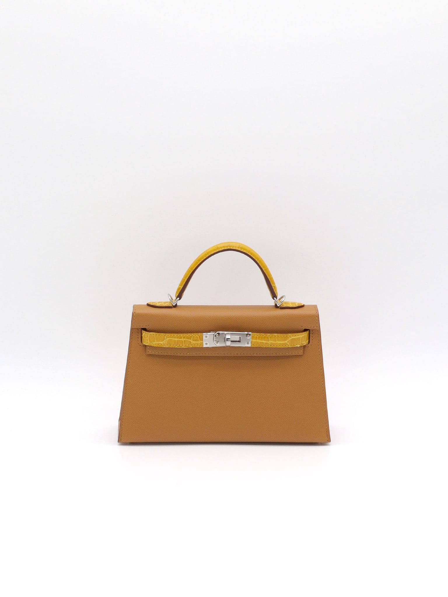 Hermès Kelly 20 Touch in Sesame/ Jaune Ambre Madame/ Shiny Alligator Palladium (PHW) hardware — front view