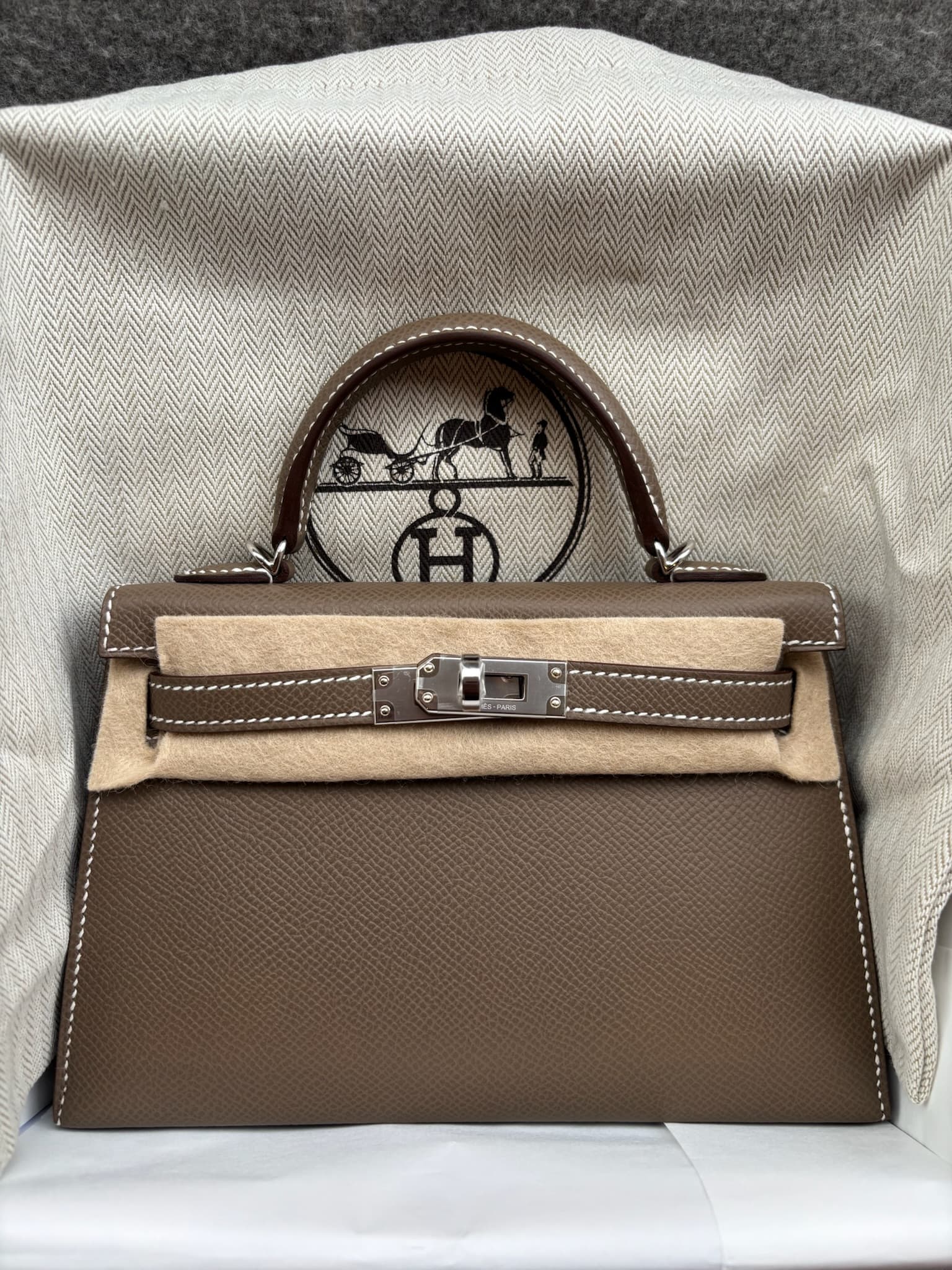 Hermès Mini Kelly 20 in Etoupe Epsom Palladium (PHW) hardware
