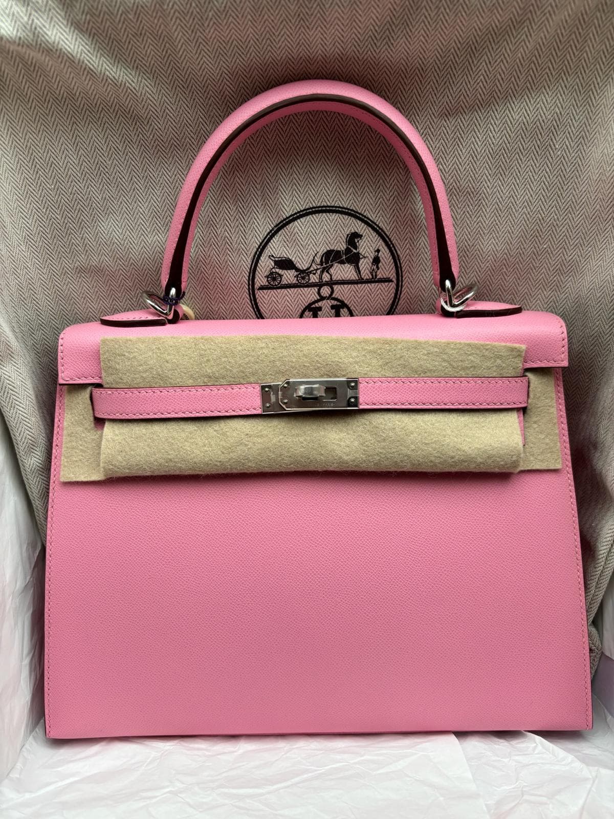 Hermès Kelly 25 in Bubblegum Madame PHW hardware — front view