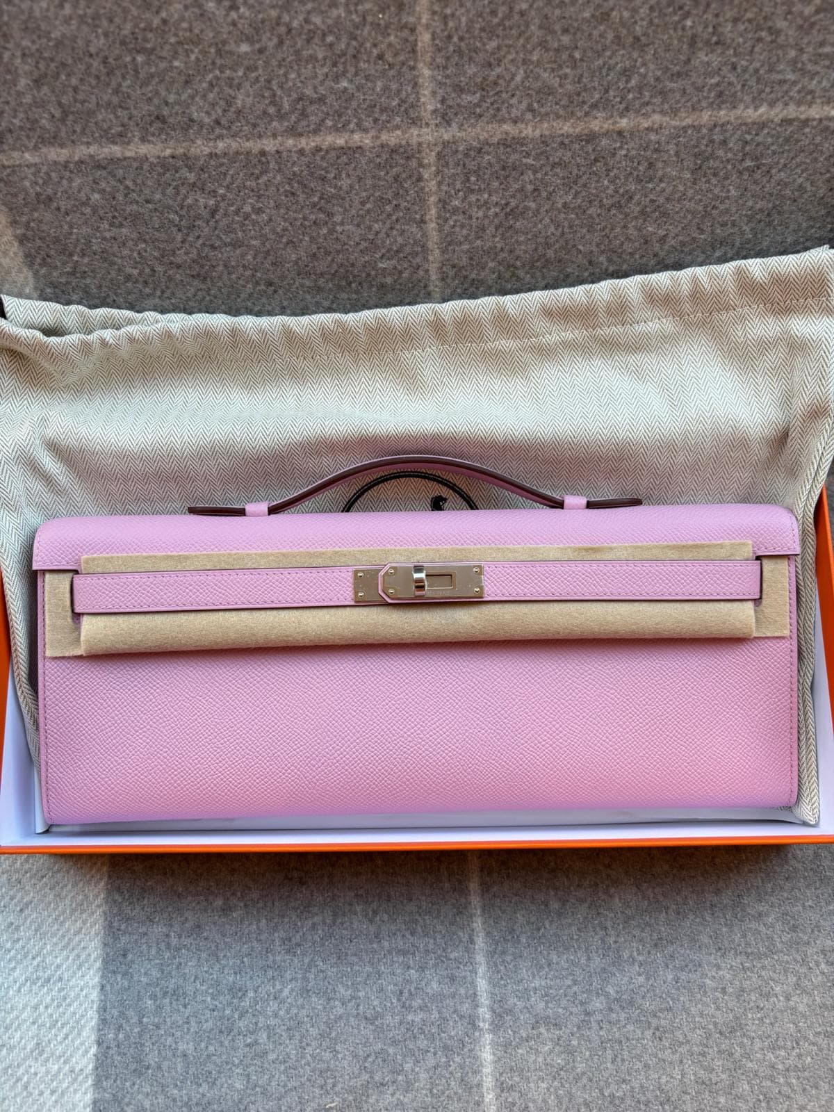 Hermès Kelly Cut in Mauve Sylvestre Epsom GHW hardware — front view